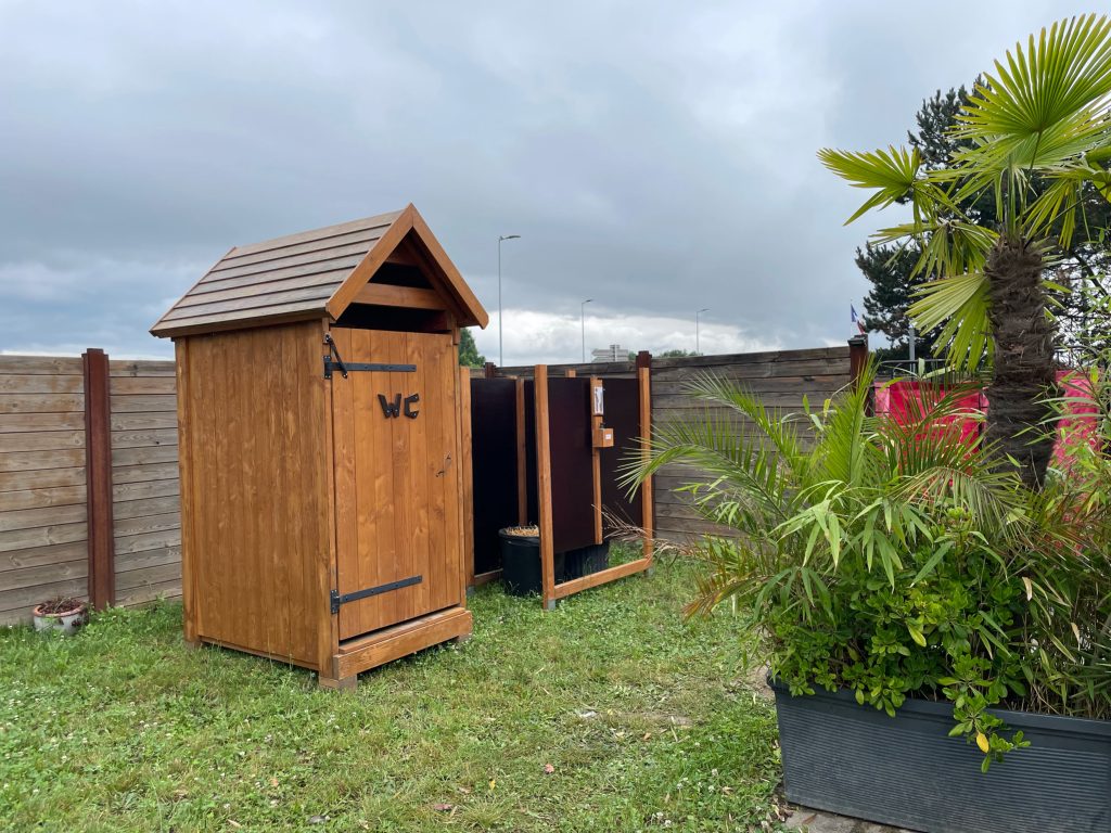 toilettes et urinoirs secs
Bistrot Brigitte
La Matinale